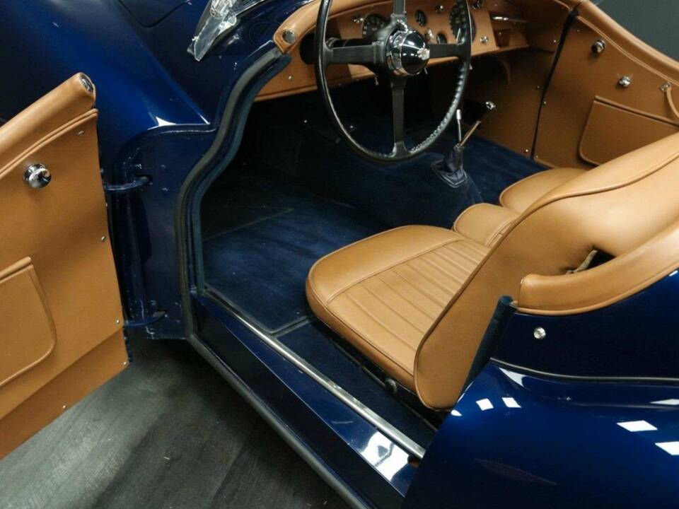 Afbeelding 10/50 van Jaguar XK 120 OTS (1952)