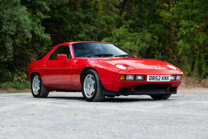 Image 21/50 of Porsche 928 S (1986)