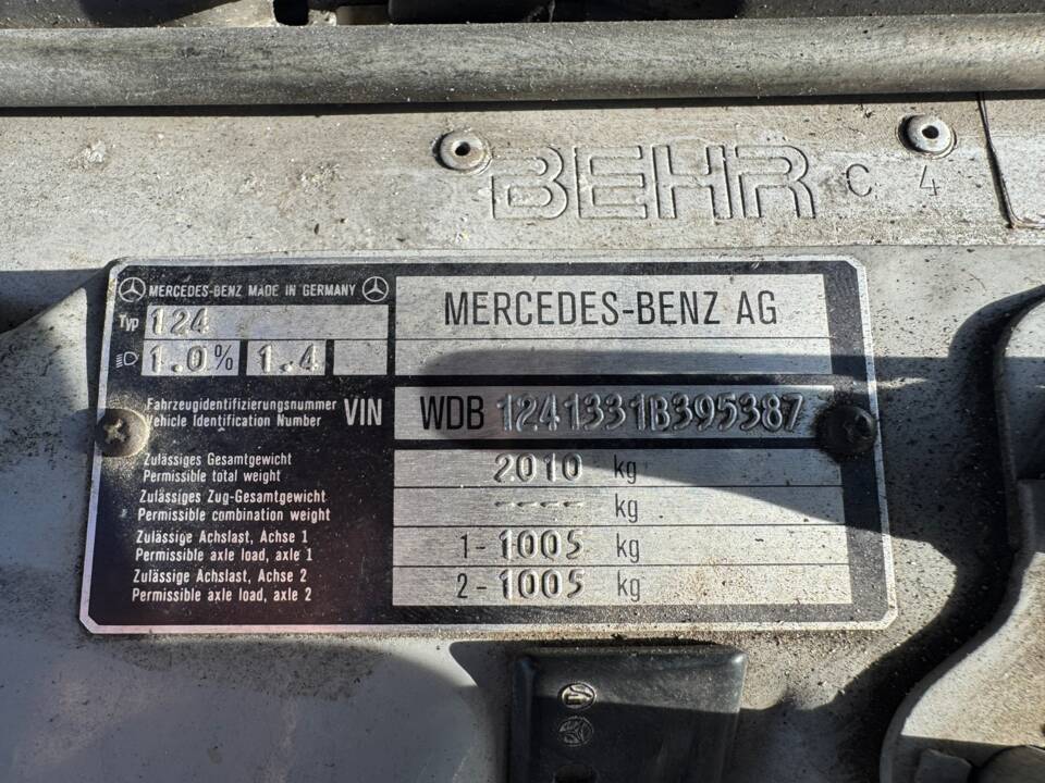 Bild 14/51 von Mercedes-Benz 300 D Turbo (1991)