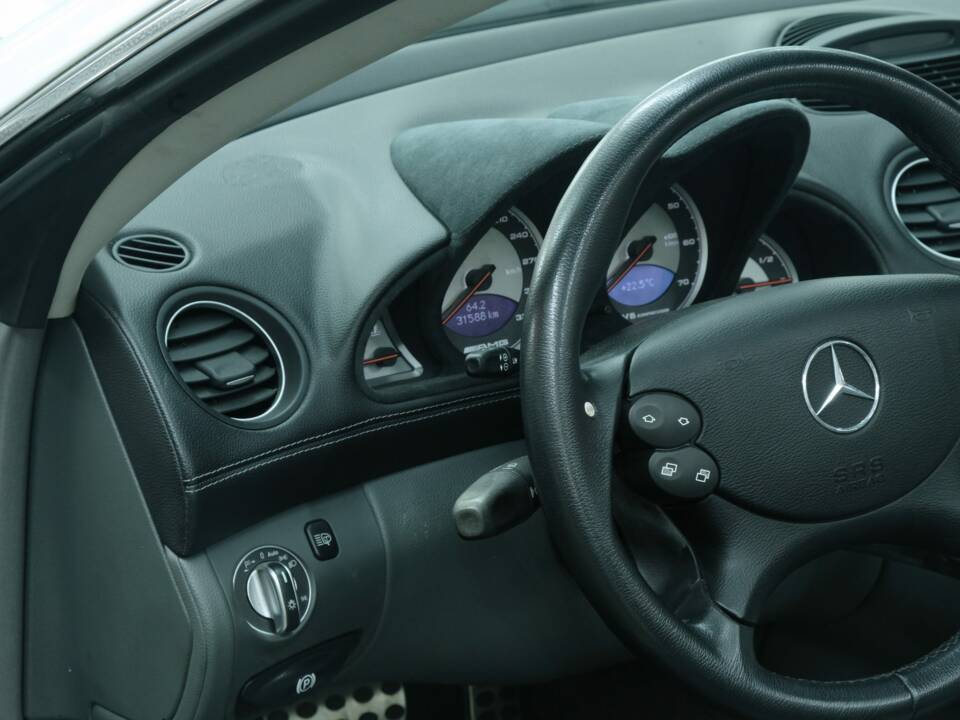 Image 49/50 of Mercedes-Benz SL 55 AMG (2003)
