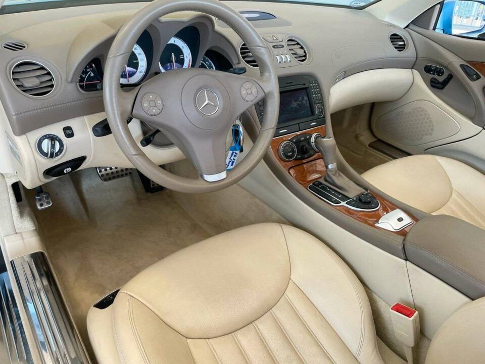 Image 14/19 of Mercedes-Benz SL 500 (2008)