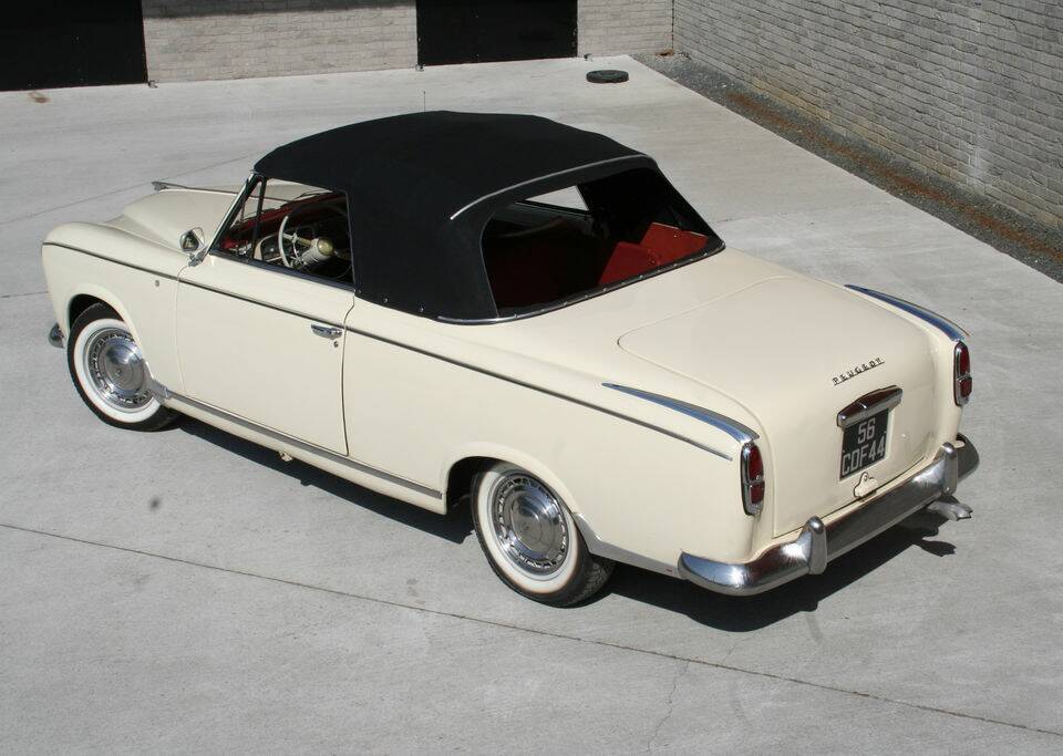 Image 5/8 de Peugeot 403 C (1960)