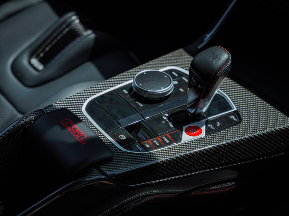 Image 28/41 of BMW M4 CSL (2022)