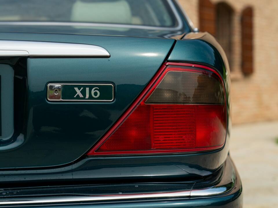 Afbeelding 12/50 van Jaguar XJ6 3.2 (1995)
