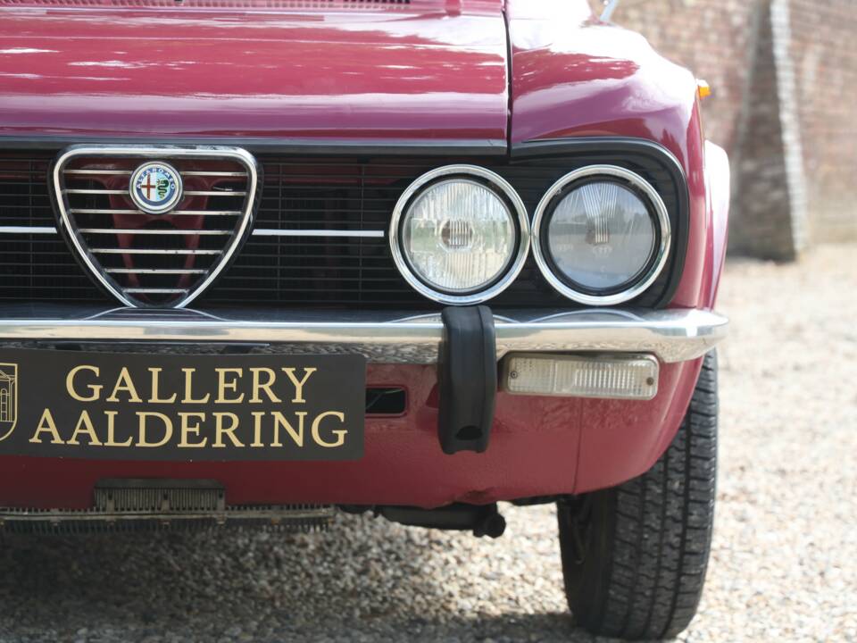Bild 24/50 von Alfa Romeo Giulia Nuova Super 1300 (1975)