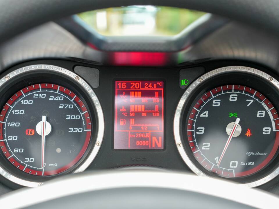 Image 22/50 of Alfa Romeo 8C Spider (2010)
