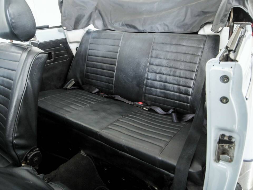 Bild 28/50 von Volkswagen Käfer 1303 LS (1976)
