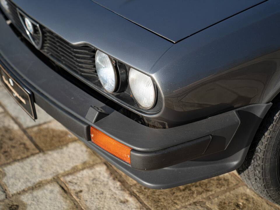 Bild 24/50 von Alfa Romeo GTV 6 2.5 (1981)