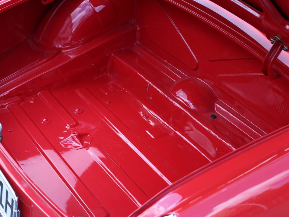 Image 16/49 of MG MGB (1966)