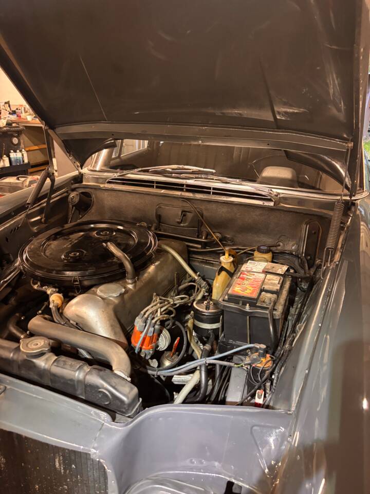 Afbeelding 9/10 van Mercedes-Benz 230 Universal (1968)