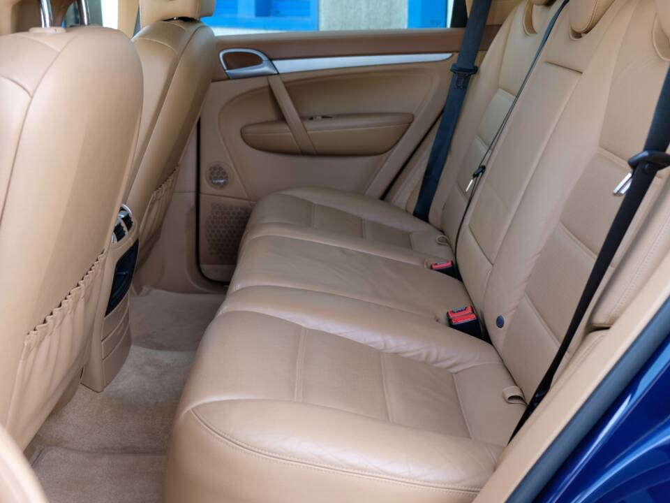 Immagine 66/70 di Porsche Cayenne S (2007)