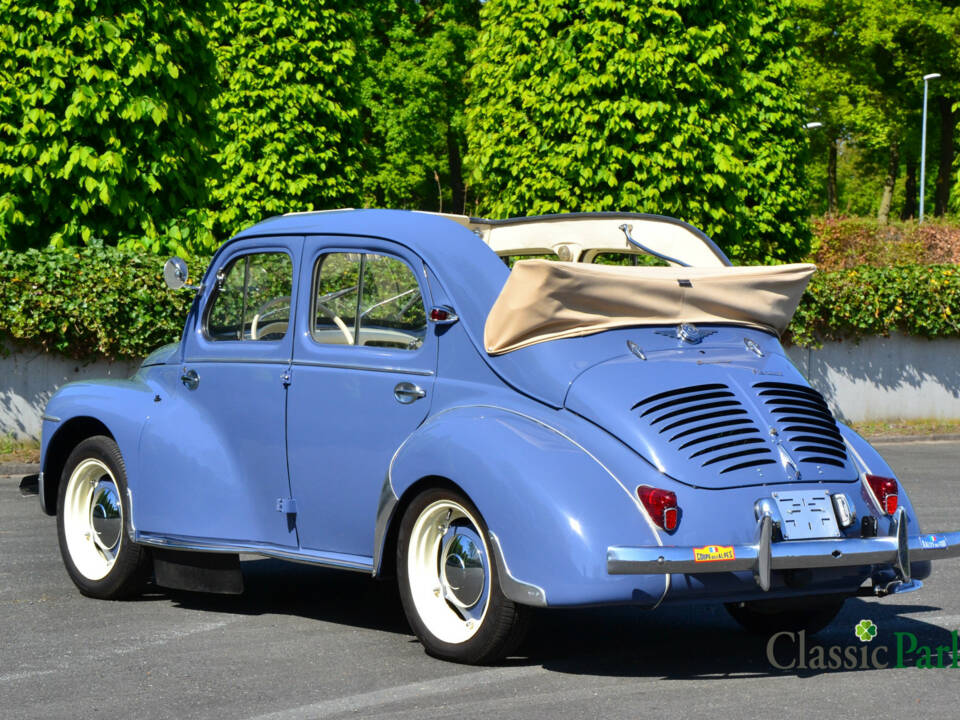 Image 9/50 of Renault 4 CV Décapotable (1954)
