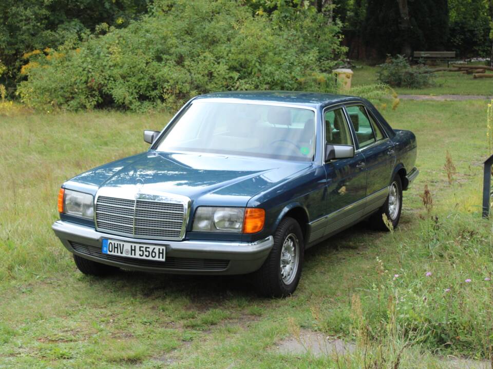 Image 5/70 of Mercedes-Benz 500 SE (1984)