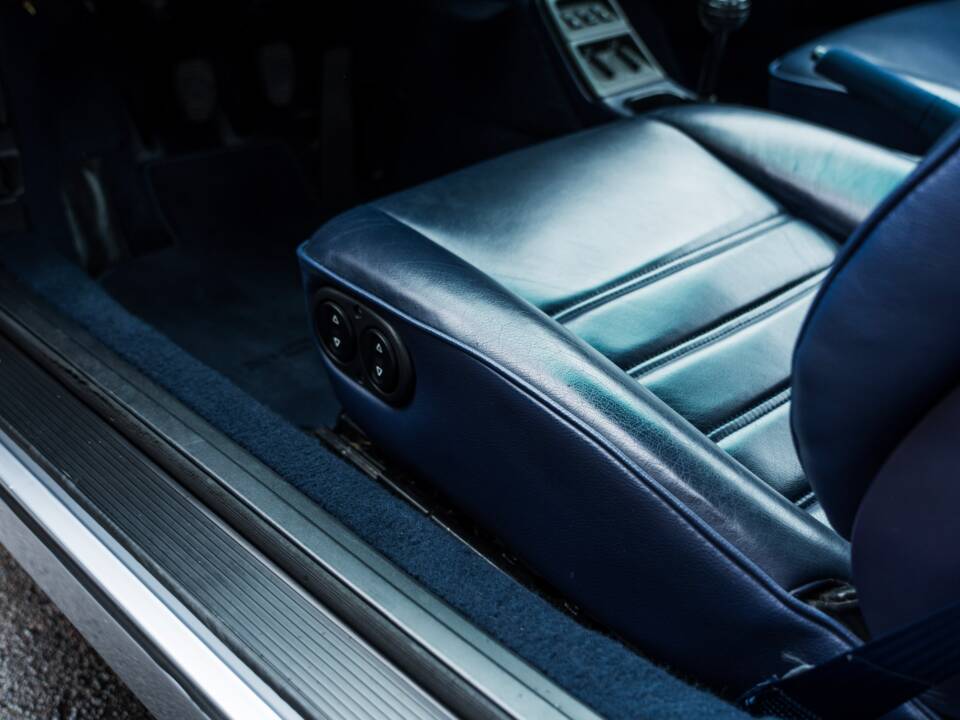 Afbeelding 46/61 van Porsche 911 Carrera 4 (1990)