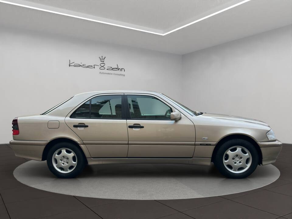 Bild 5/21 von Mercedes-Benz C 180 (2000)