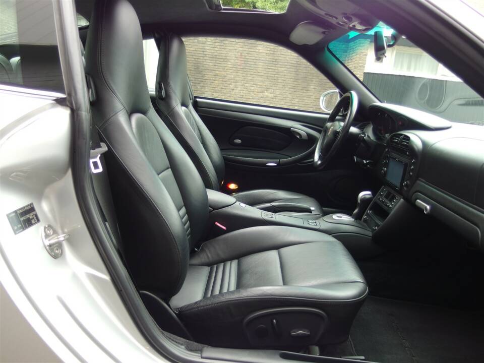 Bild 68/100 von Porsche 911 Carrera 4S (2002)