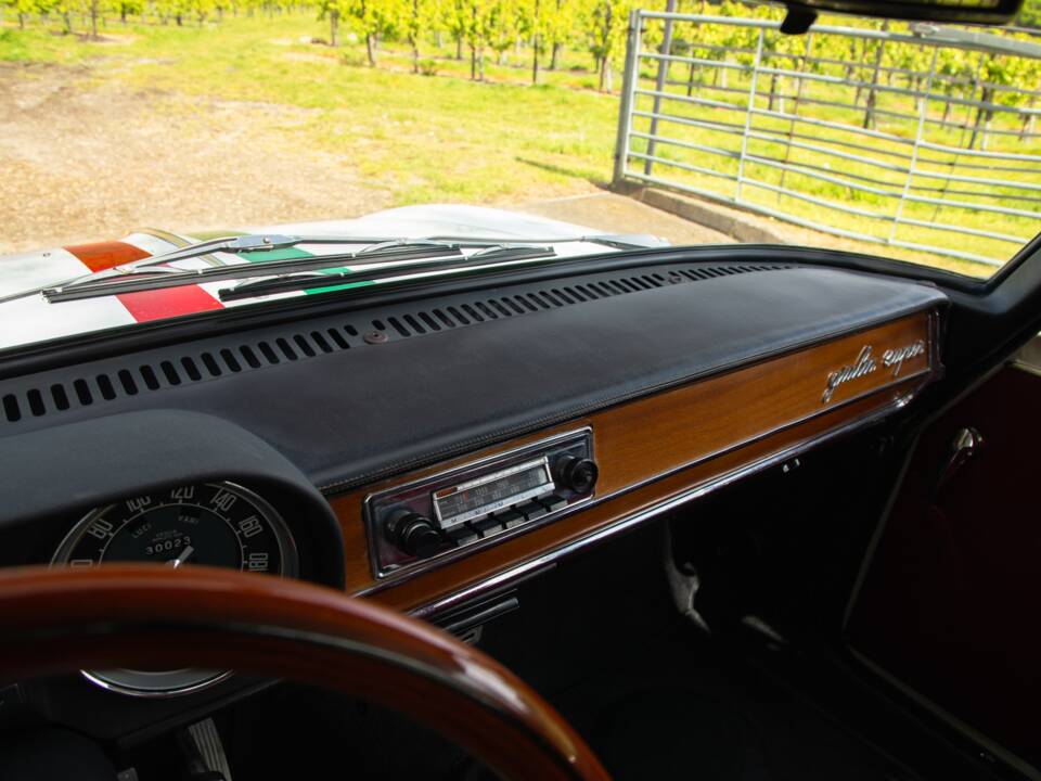 Image 25/50 de Alfa Romeo Giulia Nuova Super 1600 (1968)