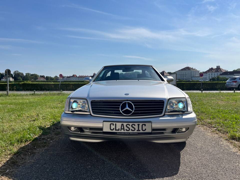 Image 9/91 of Mercedes-Benz SL 320 "Final Edition" (2001)
