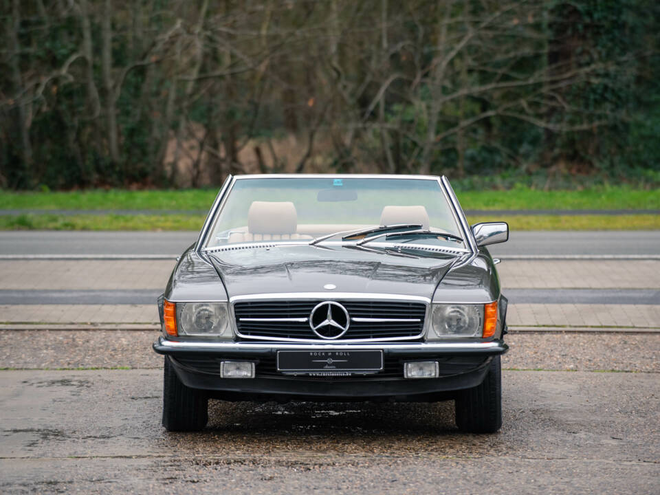 Imagen 5/30 de Mercedes-Benz 280 SL (1982)