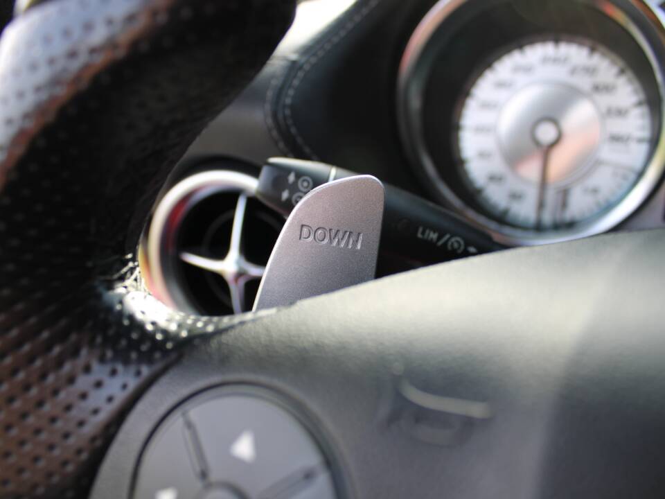 Image 39/57 of Mercedes-Benz SLS AMG (2010)