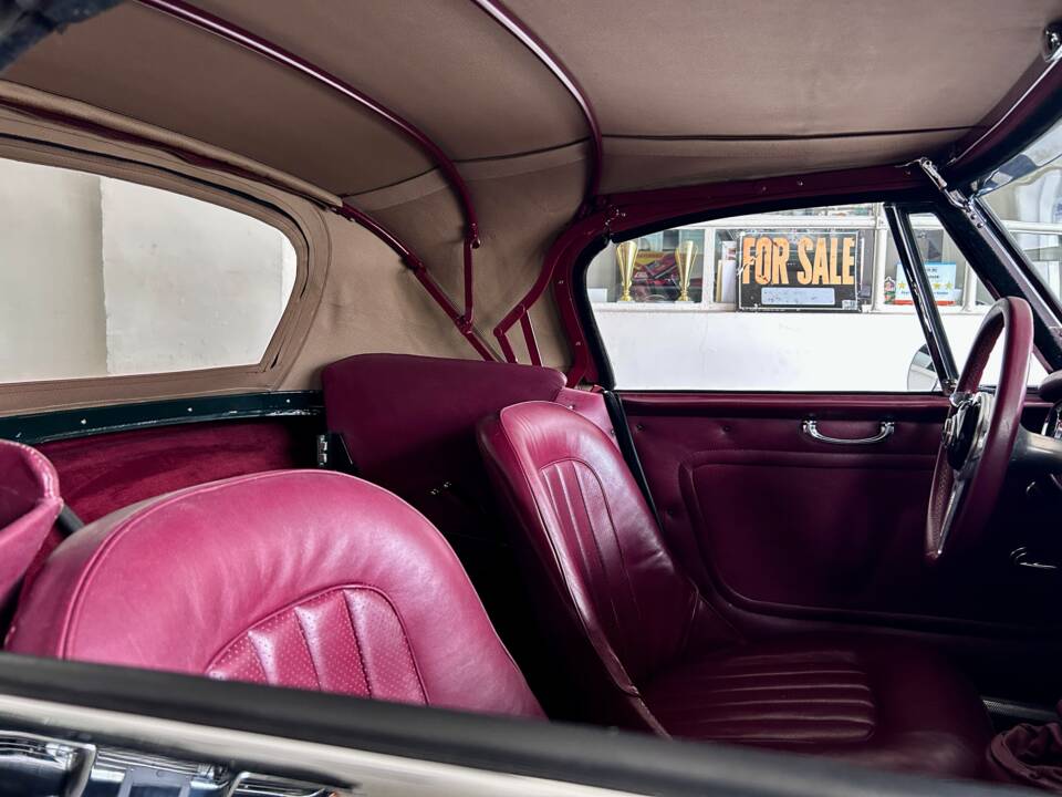 Immagine 16/31 di Austin-Healey 3000 Mk II (BJ7) (1962)