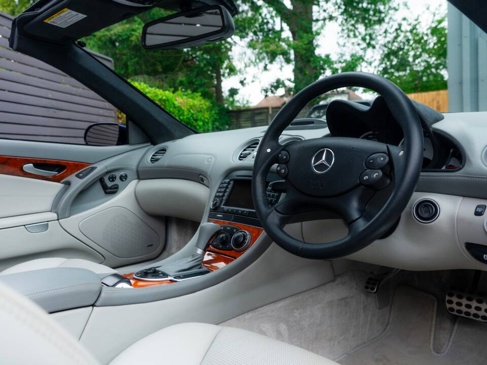 Image 38/56 de Mercedes-Benz SL 65 AMG (2004)