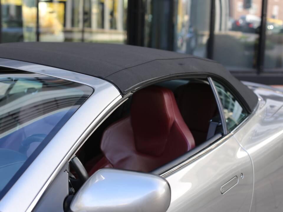 Bild 34/47 von Aston Martin DB 9 Volante (2006)