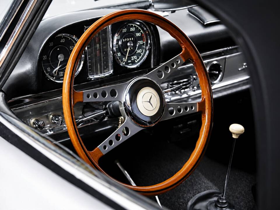 Immagine 17/23 di Mercedes-Benz 300 SL Roadster (1962)