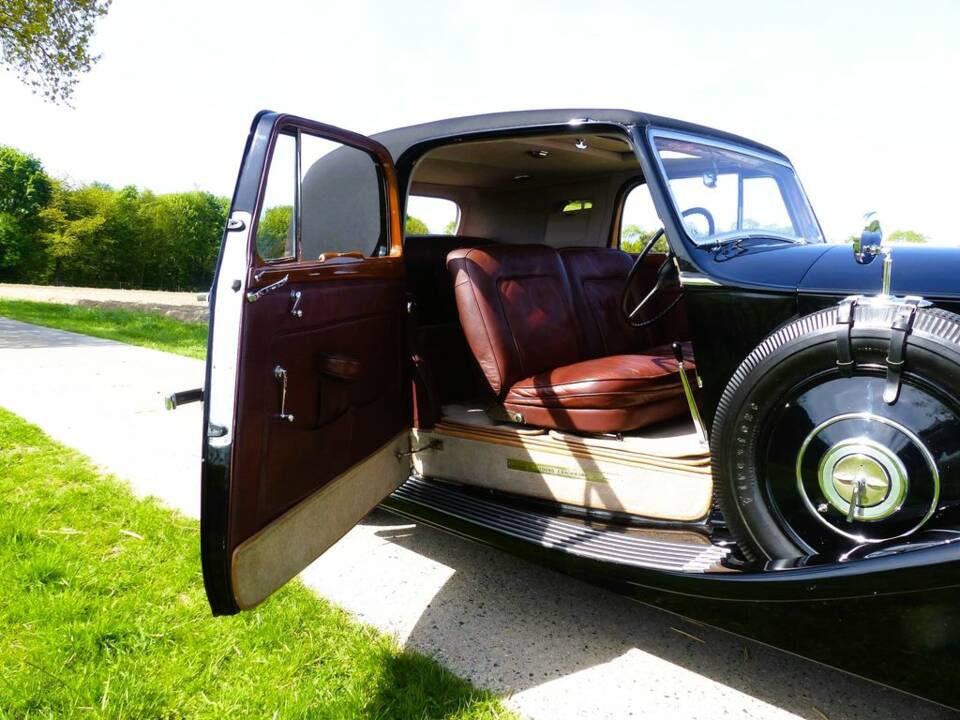 Rolls-Royce 25/30 HP Fixed Head Coupé (FHC) James Young 1936