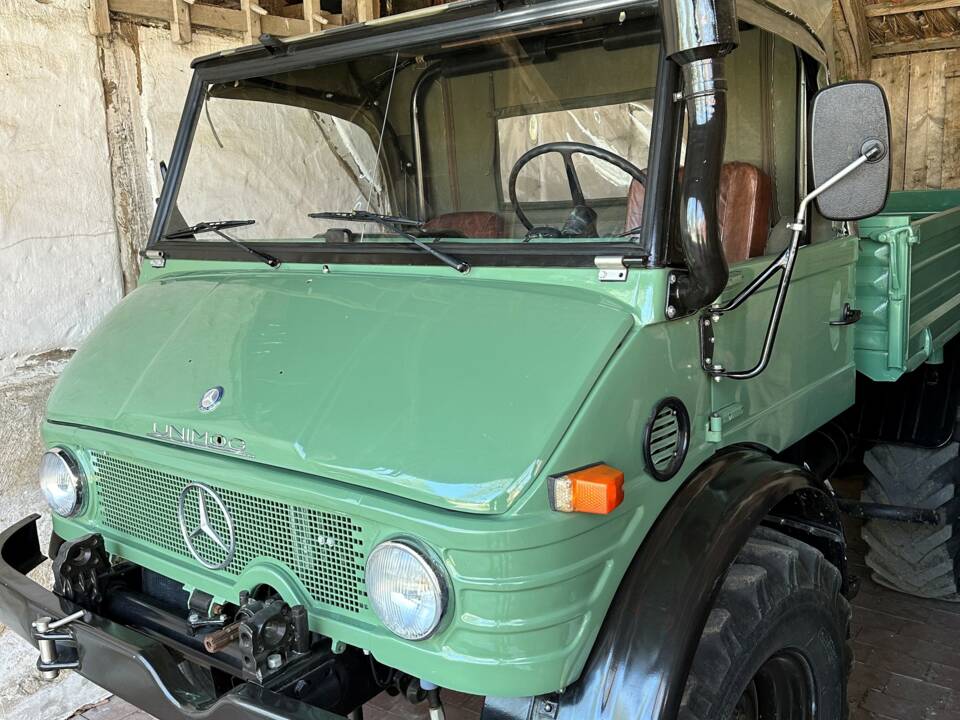 Image 2/9 of Mercedes-Benz Unimog 406 (1971)