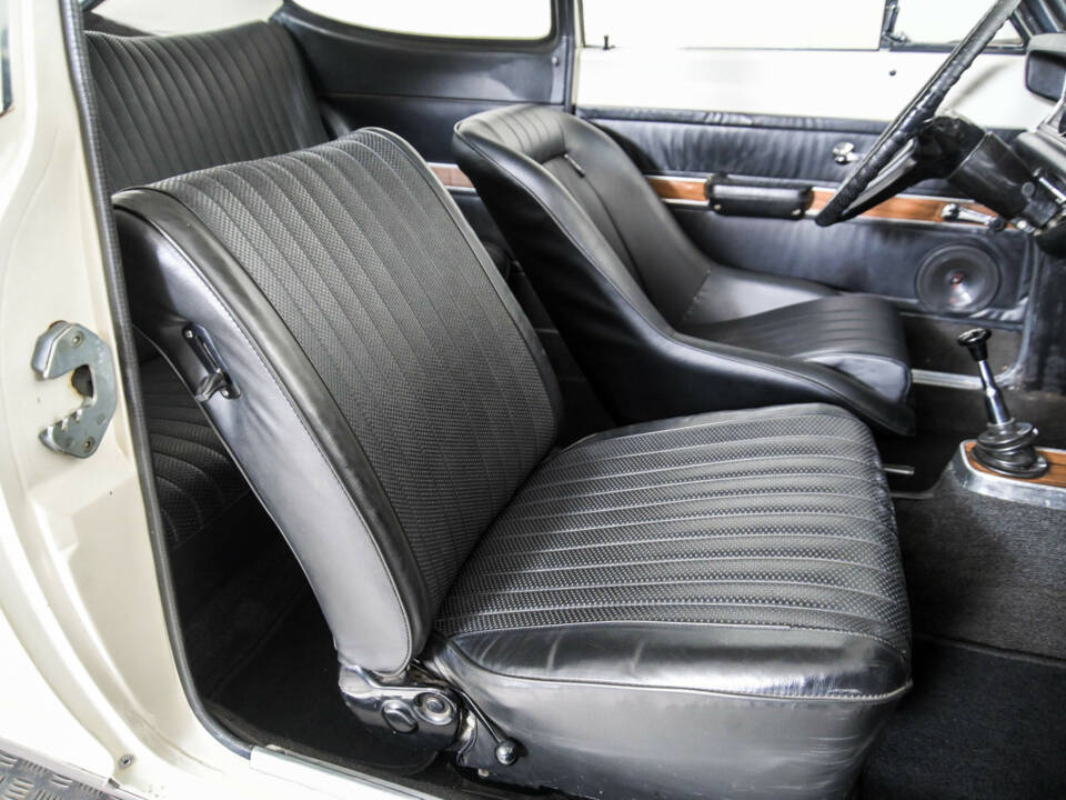 Image 16/50 of Opel Olympia 1700 S (1968)