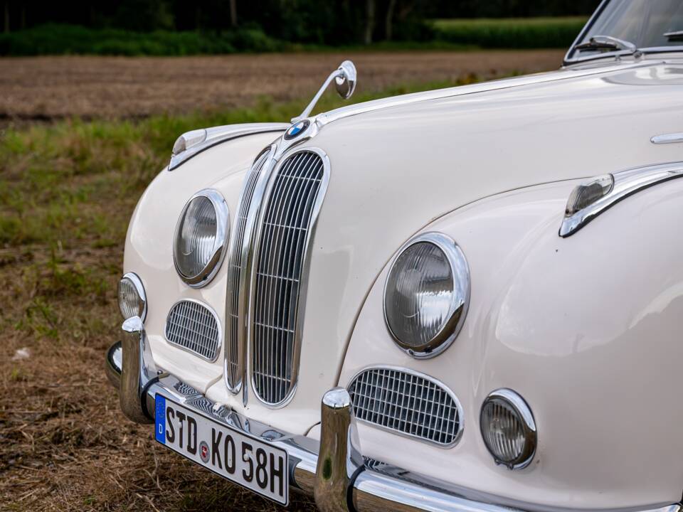 Afbeelding 16/19 van BMW 502 - 3.2 Litre (1961)