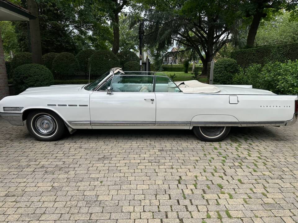 Immagine 21/23 di Buick Electra 225 Custom (1964)