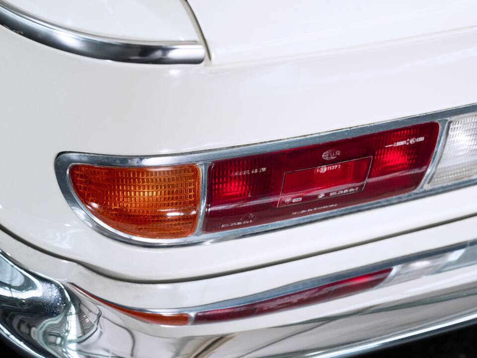 Bild 14/50 von BMW 2000 CS (1971)