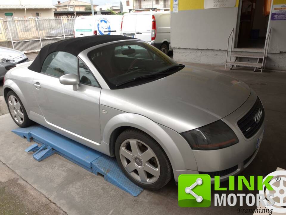 Image 10/10 de Audi TT 1.8 T quattro (2000)