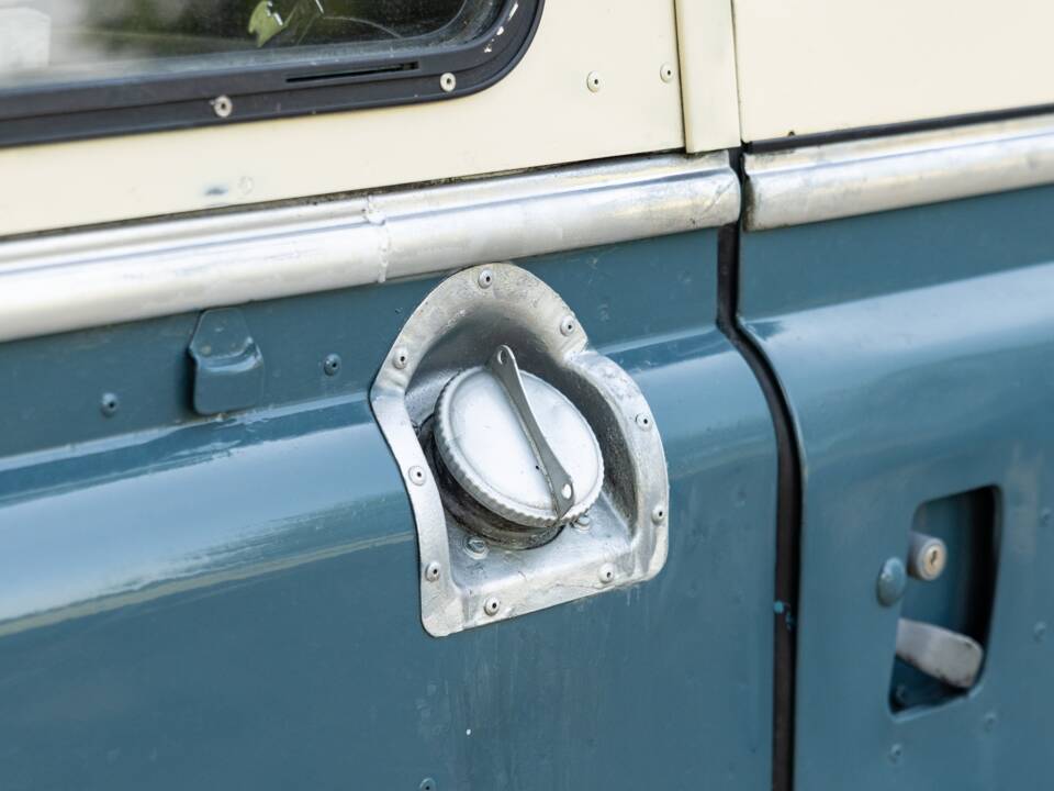 Bild 43/50 von Land Rover 88 (1980)