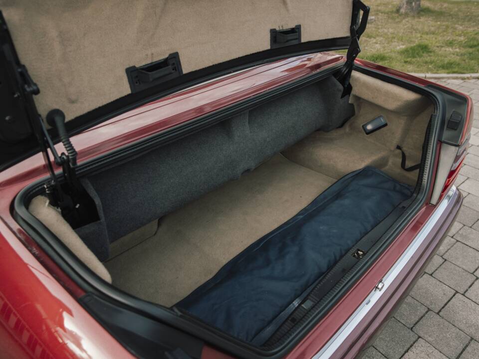 Bild 11/12 von Mercedes-Benz 300 CE-24 (1992)