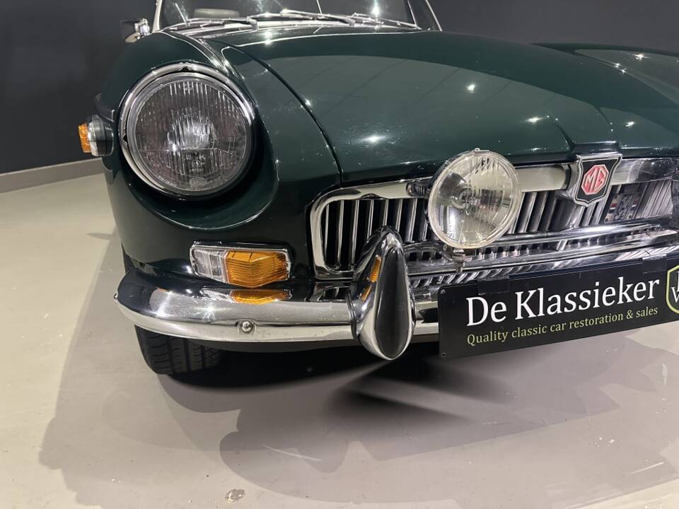 Afbeelding 10/30 van MG MGB (1973)