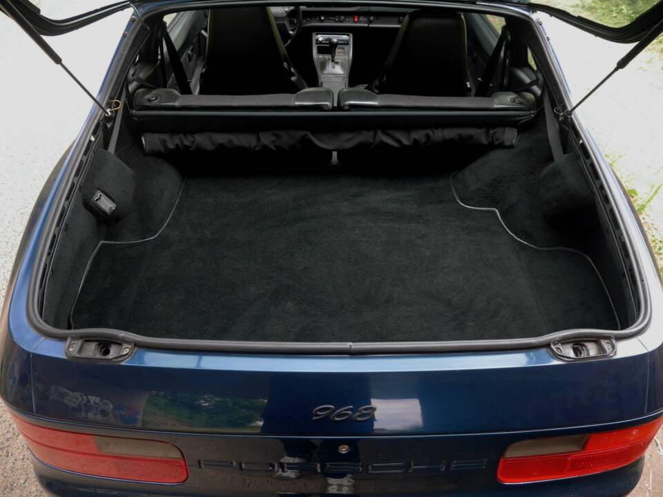 Image 19/38 of Porsche 968 (1992)