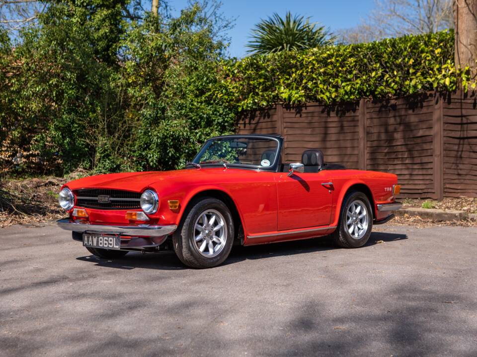 Image 7/41 of Triumph TR 6 (1972)