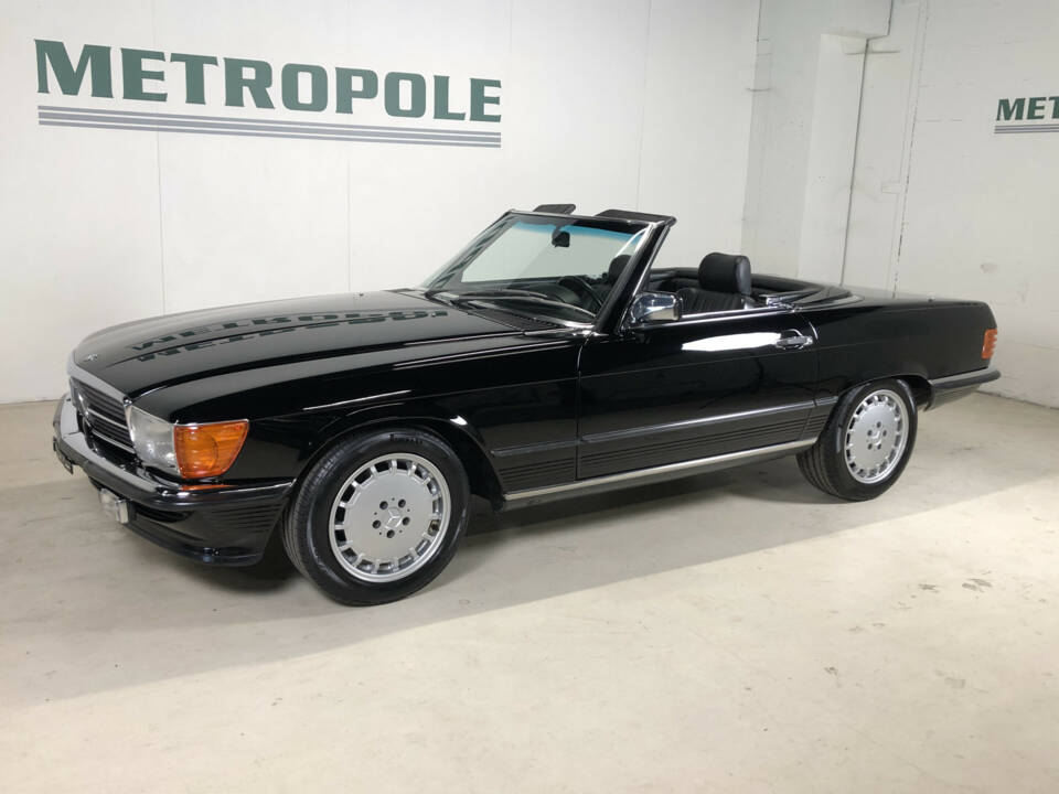 Imagen 8/31 de Mercedes-Benz 560 SL (1986)