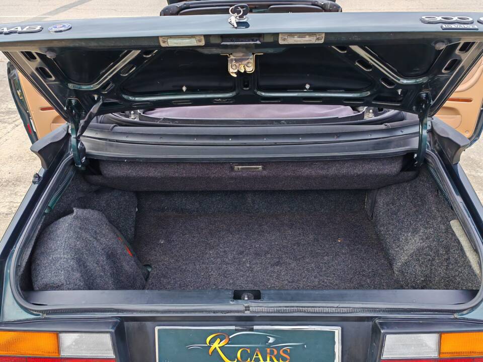 Image 43/44 of Saab 900 S (1992)