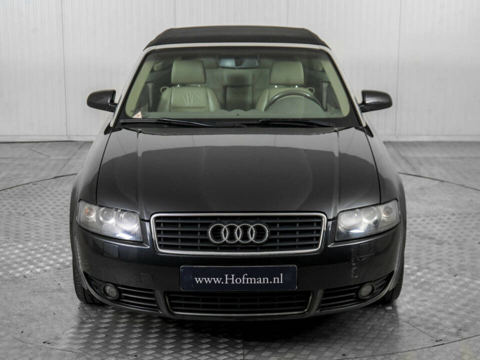 Image 49/50 de Audi A4 2.4 V6 (2004)