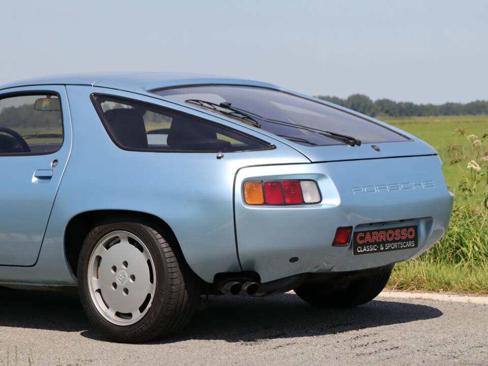 Image 38/42 de Porsche 928 (1979)