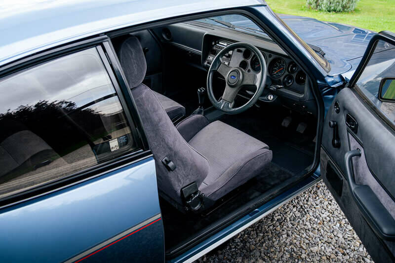 Bild 2/48 von Ford Capri 2,8i (1983)