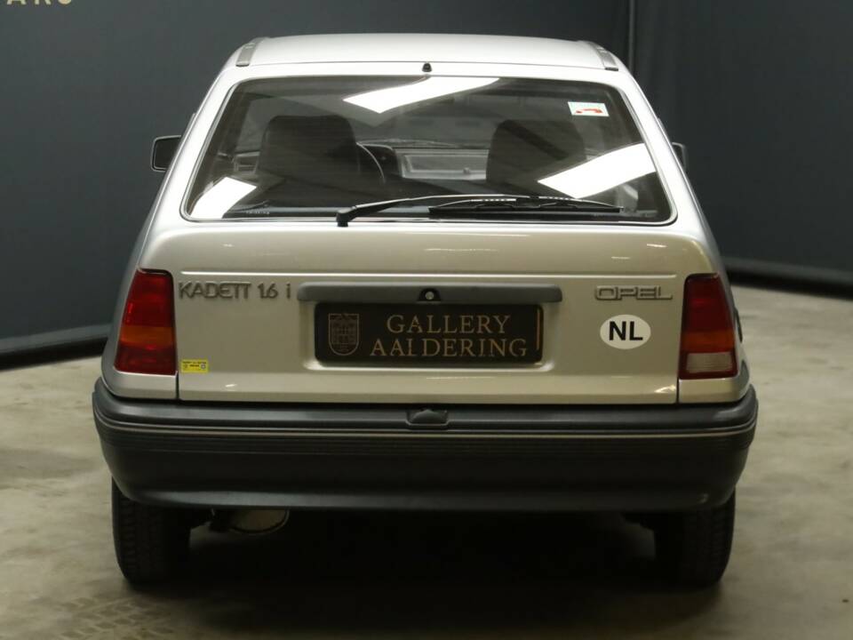 Afbeelding 35/50 van Opel Kadett 2,0i GSi (1988)