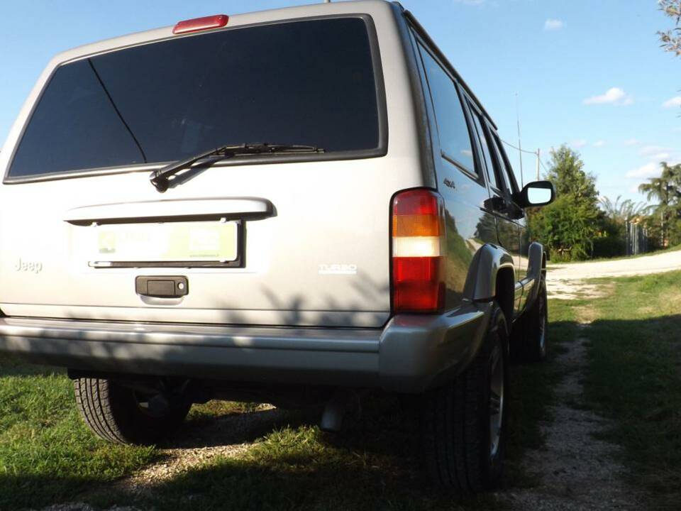 Image 14/50 of Jeep Cherokee 2.5 TD (2000)