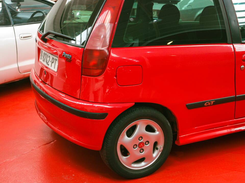 Image 19/39 of FIAT Punto GT (1995)