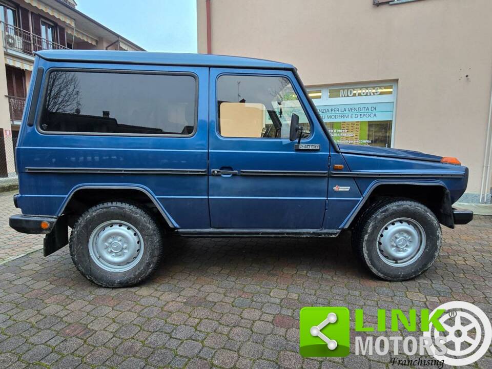 Image 10/10 of Mercedes-Benz 240 GD (SWB) (1982)