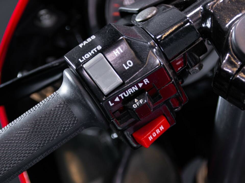 Bild 17/50 von Yamaha DUMMY (1985)